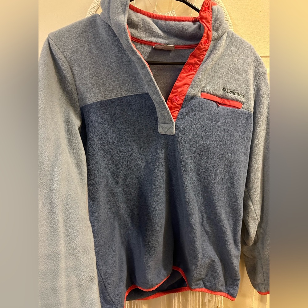 Columbia pullover - size small